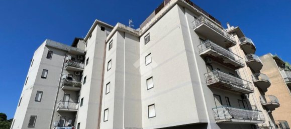 4 rooms Apartment in Reggio Calabria, Italy No. 148175 17