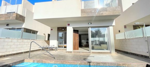 3 bedrooms Villa in Alicante, Spain No. 177089 3