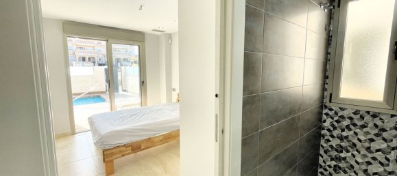 3 bedrooms Villa in Alicante, Spain No. 177089 13