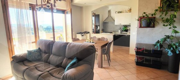 Apartamento de 4 habitaciónes en Spoltore, Italy No. 17824 2