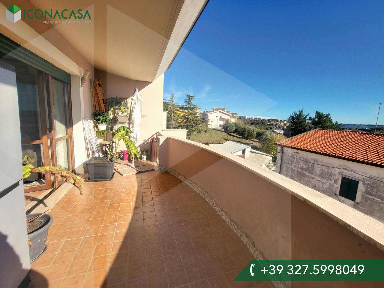 Apartamento de 4 habitaciónes en Spoltore, Italy No. 17824