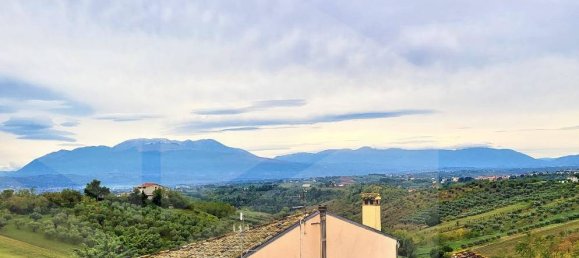 Apartamento de 4 habitaciónes en Spoltore, Italy No. 17824 18