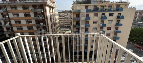 Apartamento de 3 dormitorios en Palermo, Italy No. 49972 2