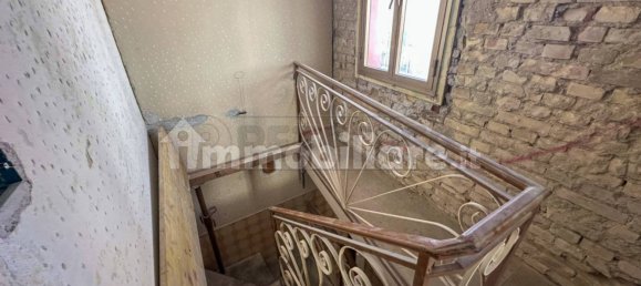 5 bedrooms House in Udine, Italy No. 280572 7