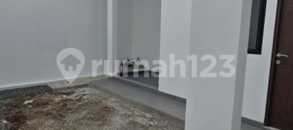 Casa de 3 dormitorios en Jakarta, Indonesia No. 2633 6