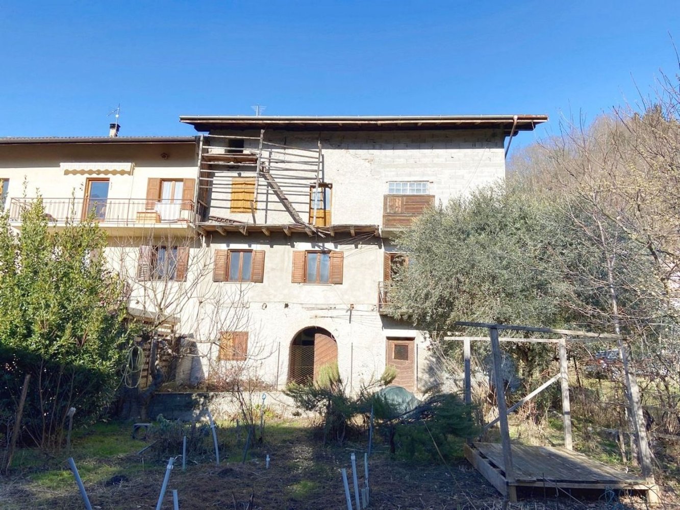 11 rooms House in Castel Ivano, Italy No. 131096