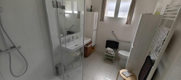 8 bedrooms House in Vernon, France No. 353104 7