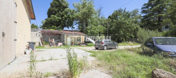 4 bedrooms House in Forlì, Italy No. 275844 46