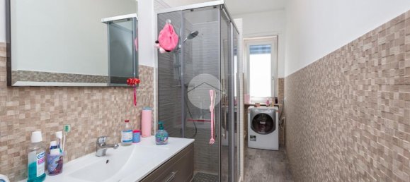 2-salle Appartement à Turin, Italy No. 2983 21