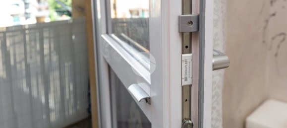 2-salle Appartement à Turin, Italy No. 2983 23