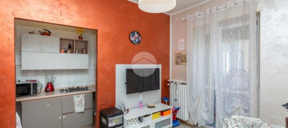 2-salle Appartement à Turin, Italy No. 2983 11