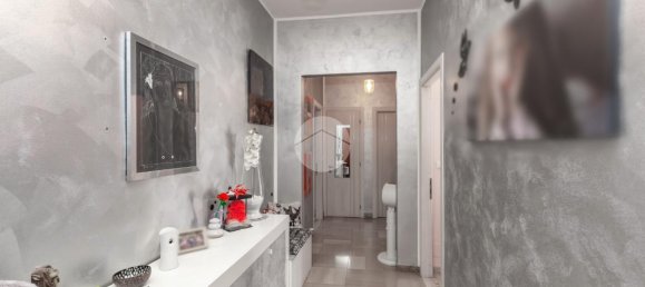 2-salle Appartement à Turin, Italy No. 2983 6