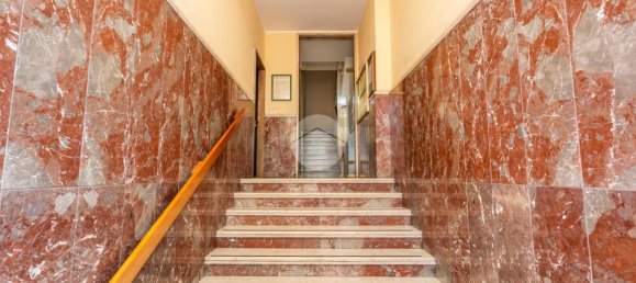 2-salle Appartement à Turin, Italy No. 2983 3