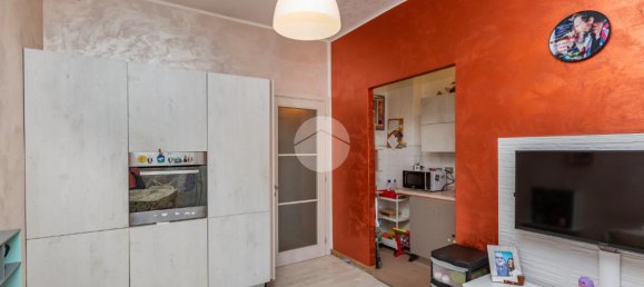 2-salle Appartement à Turin, Italy No. 2983 10