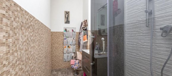 2-salle Appartement à Turin, Italy No. 2983 9