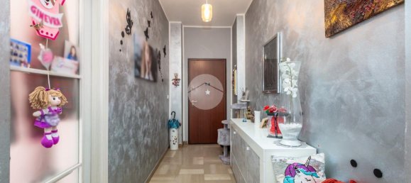 2-salle Appartement à Turin, Italy No. 2983 7