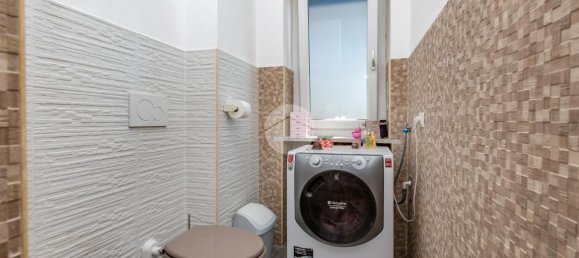 2-salle Appartement à Turin, Italy No. 2983 22