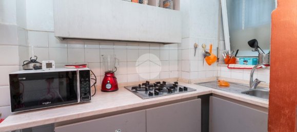 2-salle Appartement à Turin, Italy No. 2983 12