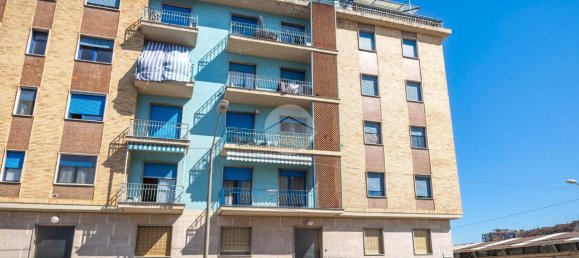 2-salle Appartement à Turin, Italy No. 2983 2