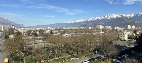 Apartamento de 3 dormitorios en Echirolles, France No. 299765 10