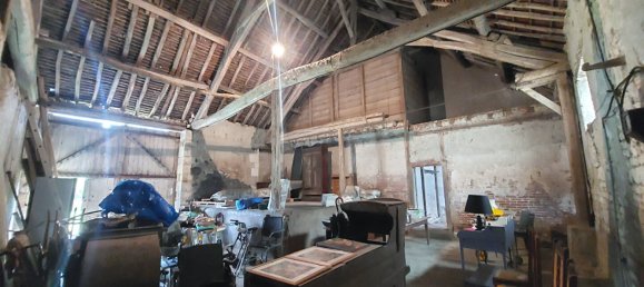 Casa de 3 dormitorios en Plaimpied-Givaudins, France No. 70489 10