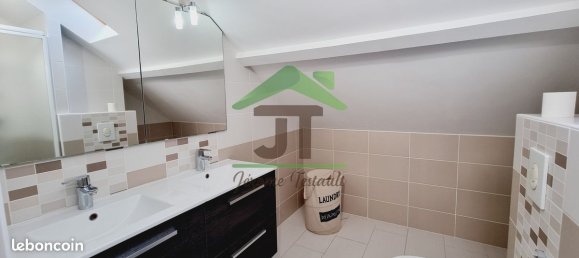 4 bedrooms House in Chateaudun, France No. 160829 25