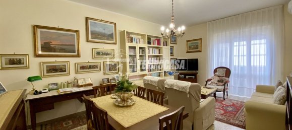 3 rooms Apartment in Massa, Italy No. 213066 3