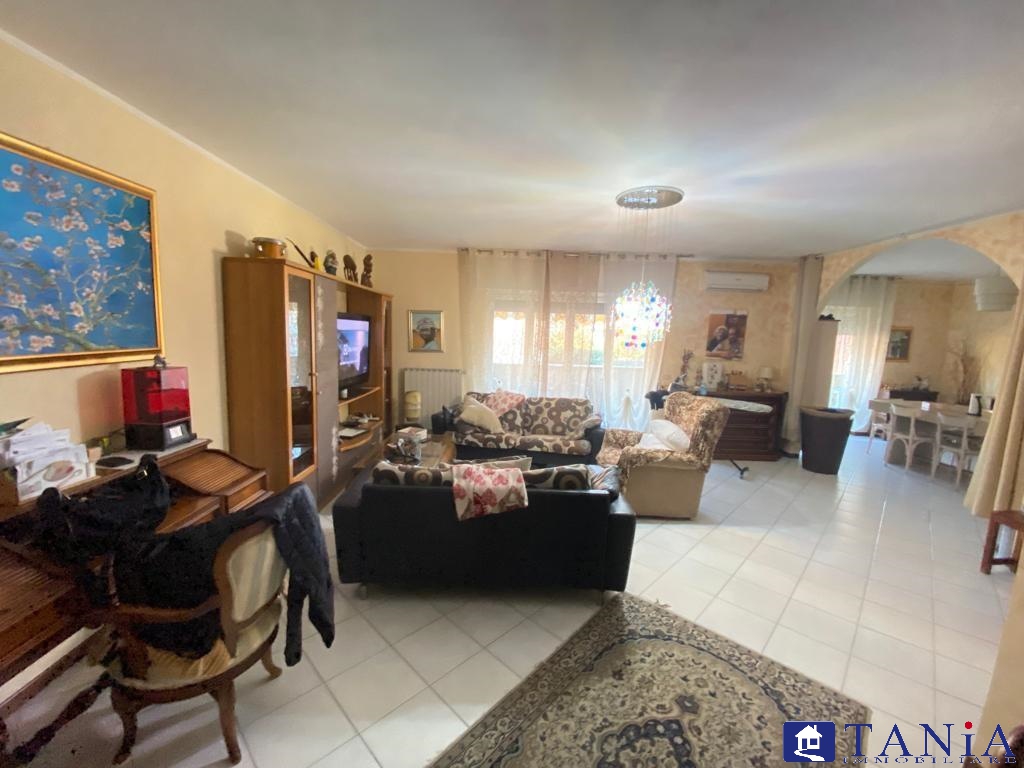 3 Schlafzimmer Wohnung in Carrara, Italy, Nr. 45476