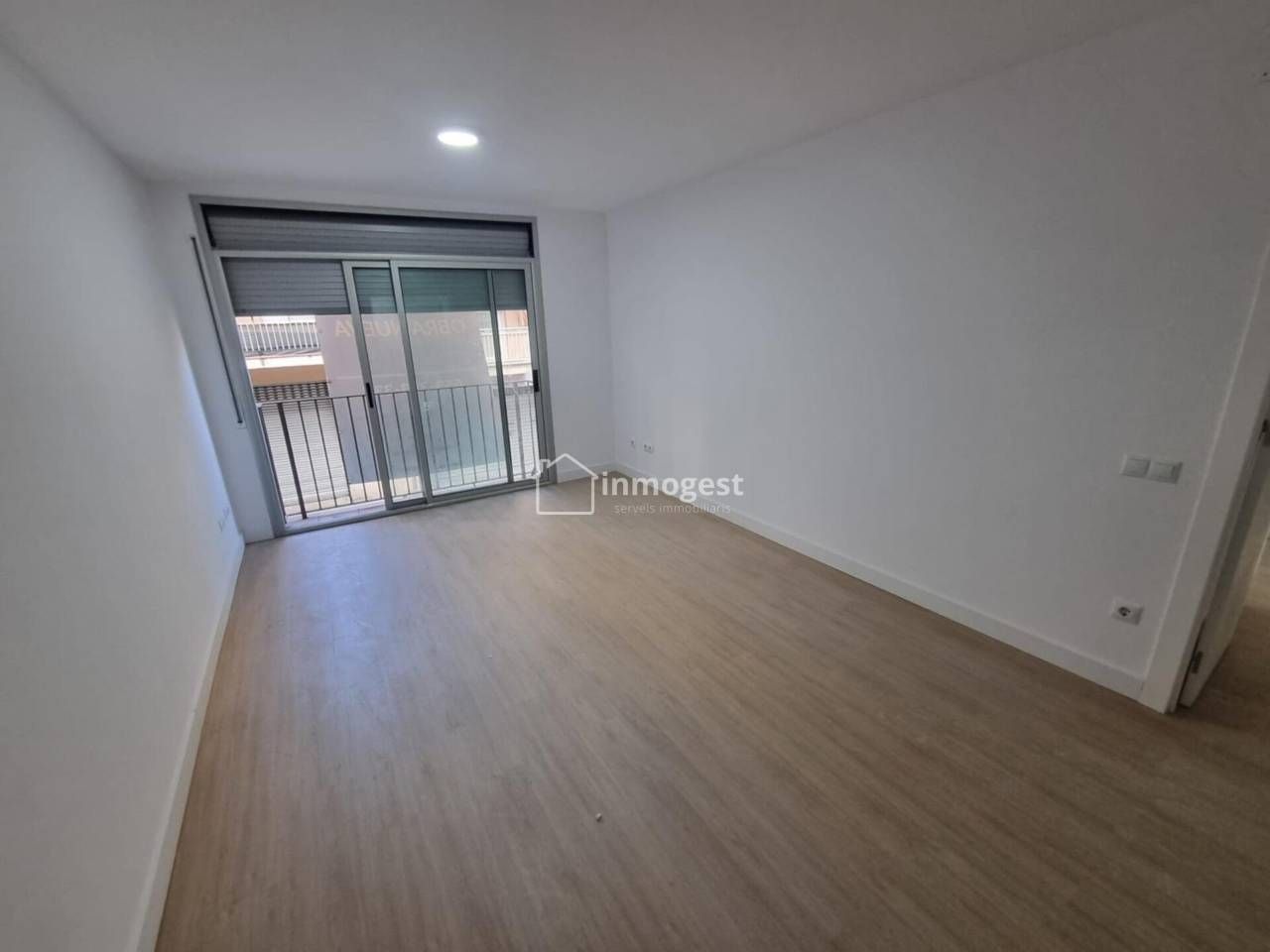 3 bedrooms Apartment in Salt, Spain No. 264988