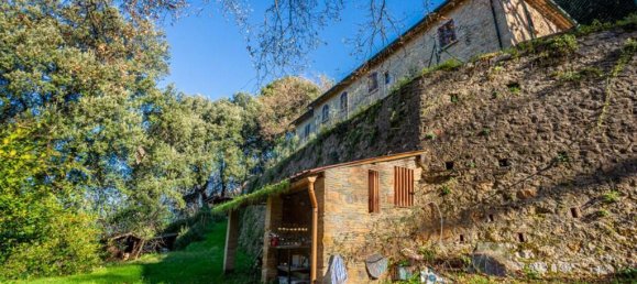 4 bedrooms House in Volterra, Italy No. 52746 2