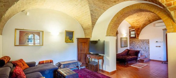 4 bedrooms House in Volterra, Italy No. 52746 16