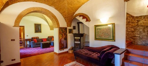 4 bedrooms House in Volterra, Italy No. 52746 12