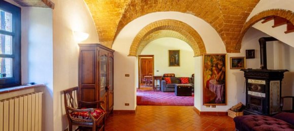 4 bedrooms House in Volterra, Italy No. 52746 13