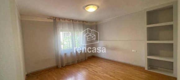 4 bedrooms Apartment in Lleida, Spain No. 137777 3