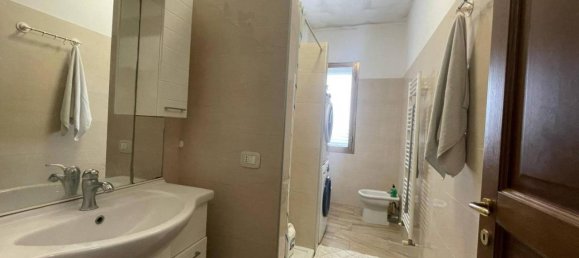 Apartamento de 5 habitaciónes en Prato, Italy No. 30235 11