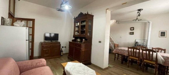 Apartamento de 5 habitaciónes en Prato, Italy No. 30235 3