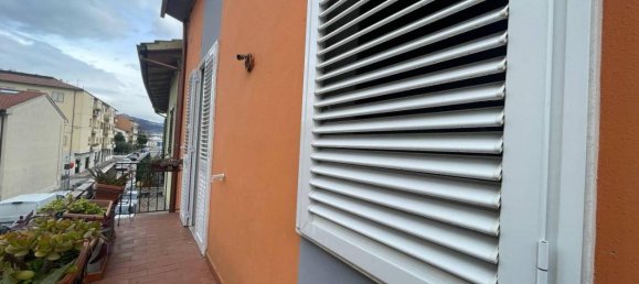 Apartamento de 5 habitaciónes en Prato, Italy No. 30235 8