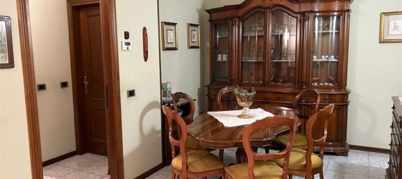 Villa de 4 divisões em Calcio, Italy N.º 91095 16