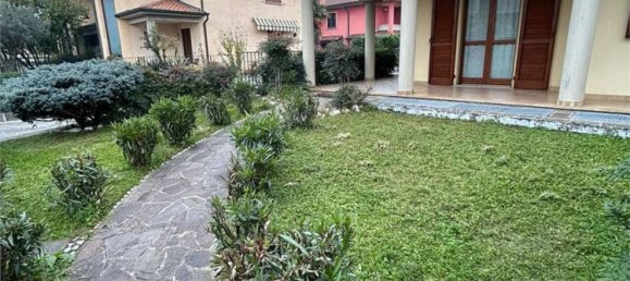 Villa de 4 divisões em Calcio, Italy N.º 91095 31