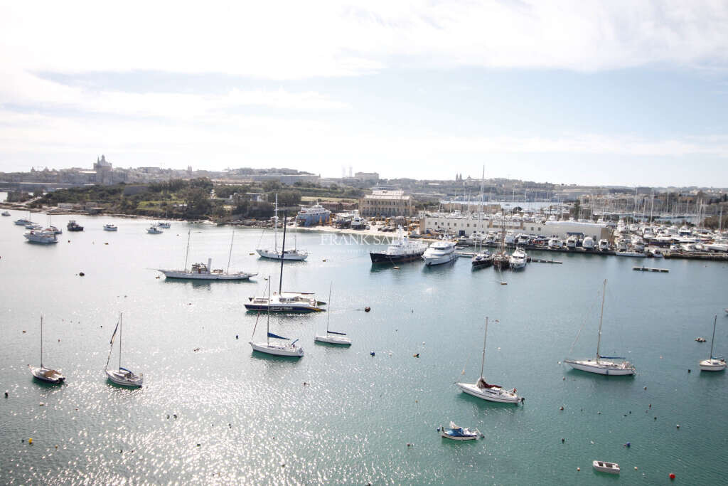 2 bedrooms Apartment in Sliema, Malta No. 9475