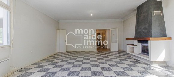 3 bedrooms House in Mont-de-Marsan, France No. 110197 6