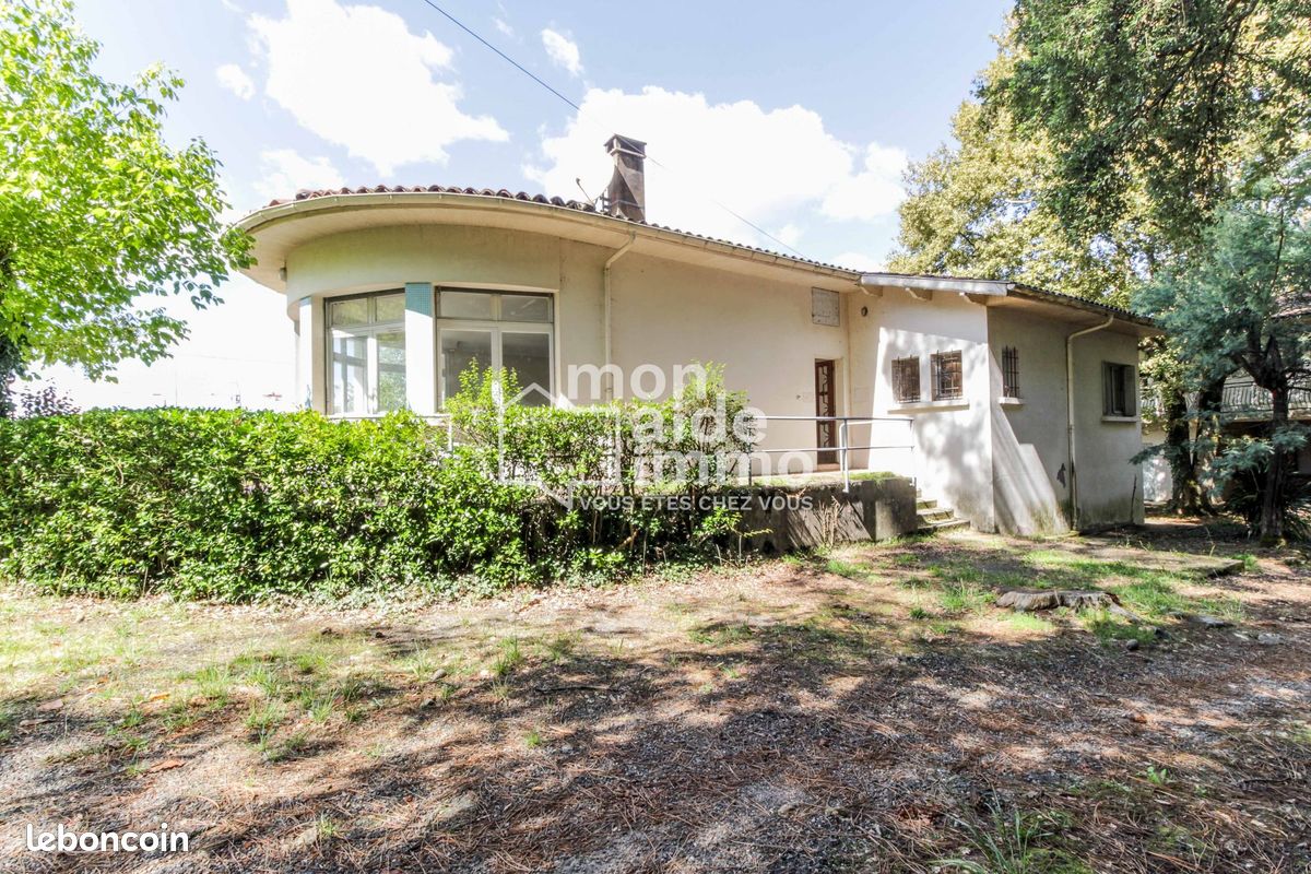 3 bedrooms House in Mont-de-Marsan, France No. 110197