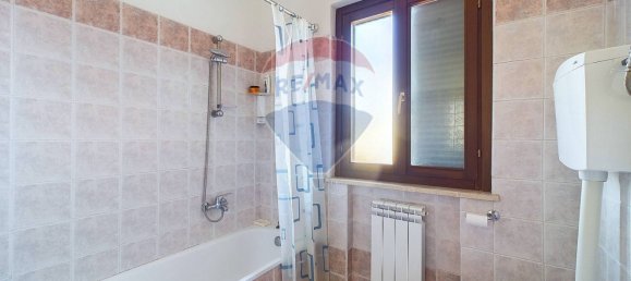 Дом с 4 спальнями в Ардеа, Италия № 358358 16