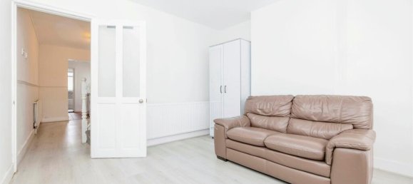 2 bedrooms House in Watford, United Kingdom No. 6080 16