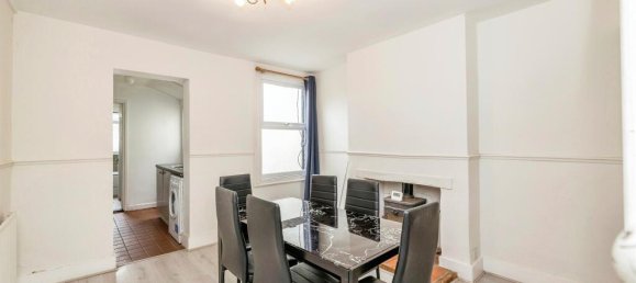 2 bedrooms House in Watford, United Kingdom No. 6080 3