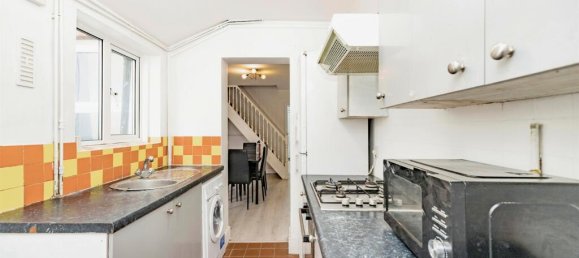 2 bedrooms House in Watford, United Kingdom No. 6080 4