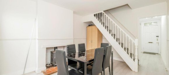 2 bedrooms House in Watford, United Kingdom No. 6080 6