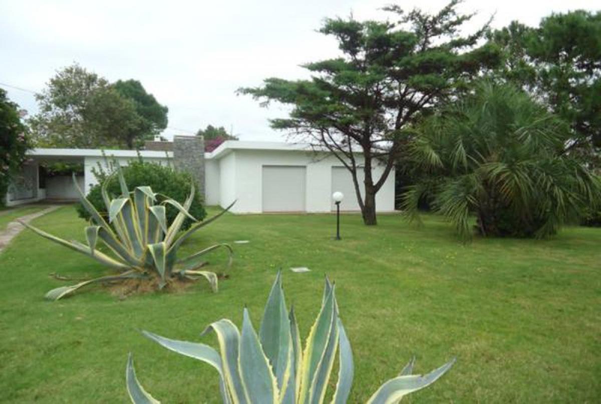 4 bedrooms House in Maldonado, Uruguay No. 7822