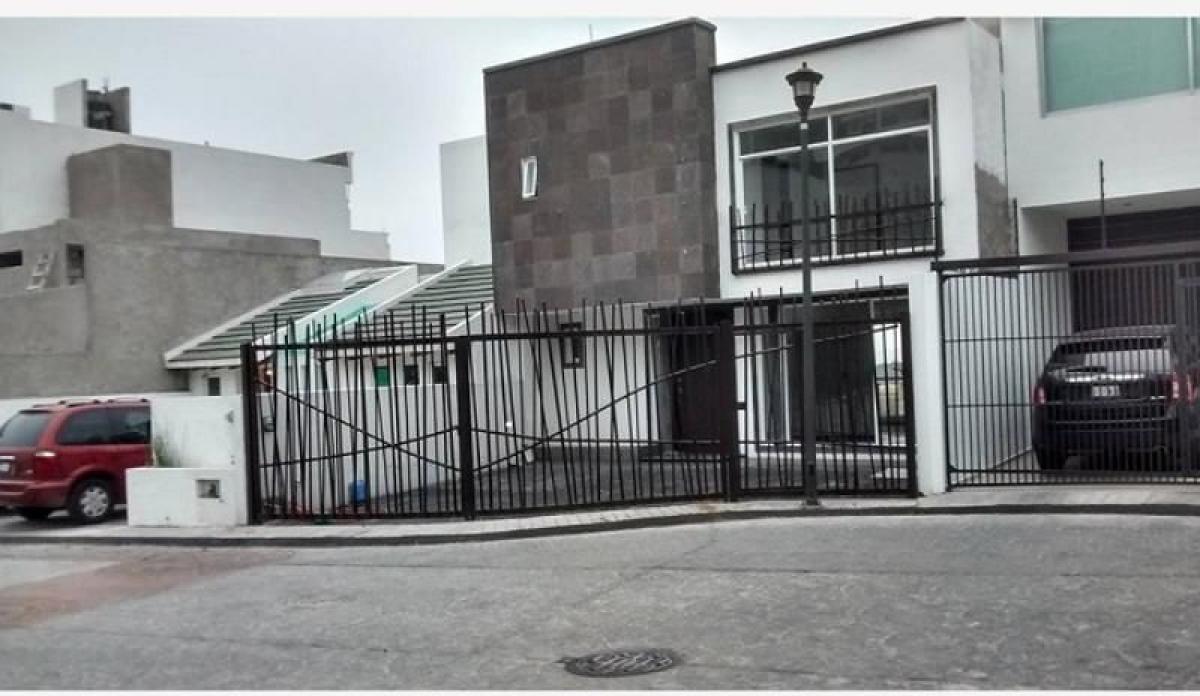 3 bedrooms House in Queretaro, Mexico No. 157001