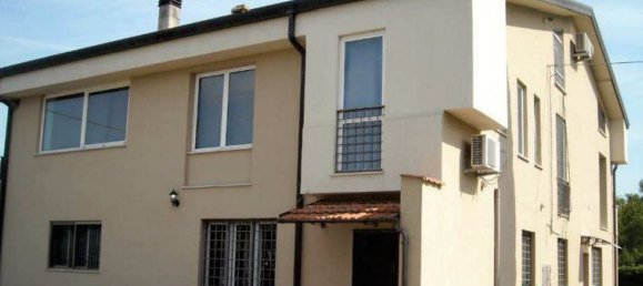 Apartamento de 8 divisões em Foligno, Italy N.º 42954 2